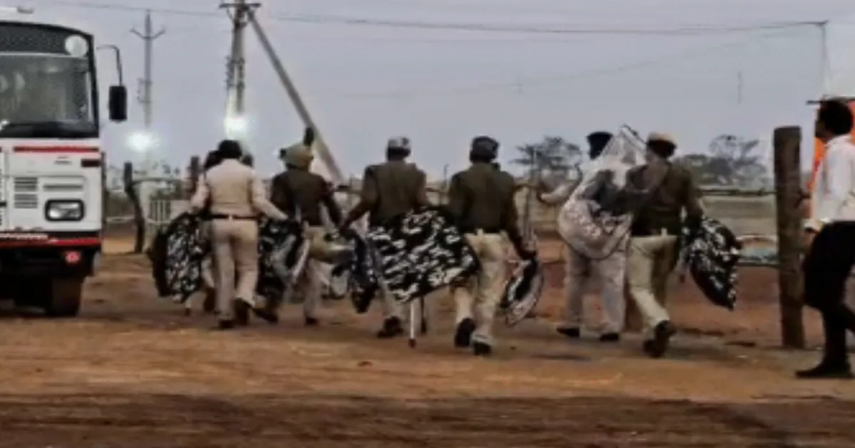 Gariaband Violence: Out-on-Bail Trio Attacks Residents, Police Hurt in Clashes