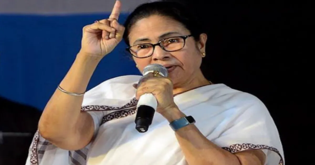 Mamata Warns Centre May Impose Lockdown Amid Fuel Crisis, Vows to Fight on in Bengal