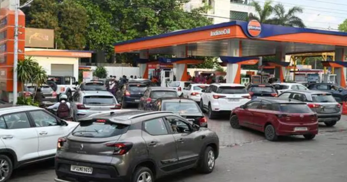UP Petrol Pump Queues Continue as Panic Buying Defies Official Fuel Stability Assurances