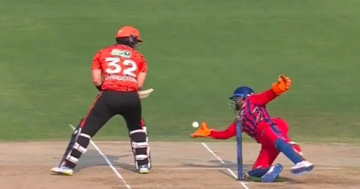  Rishabh Pant's One-Handed Stunner Sends SRH's Rs 13 Crore Star Packing