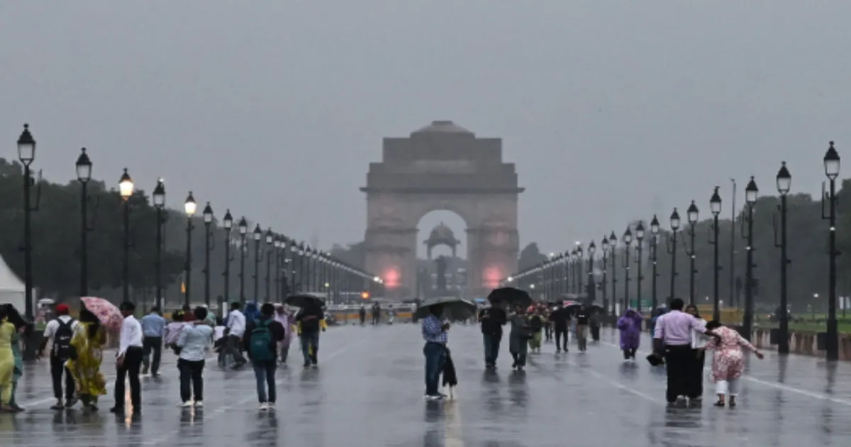  Delhi Wakes to Rain and Thunderstorm Alert: IMD Issues Yellow Warning for Two Days