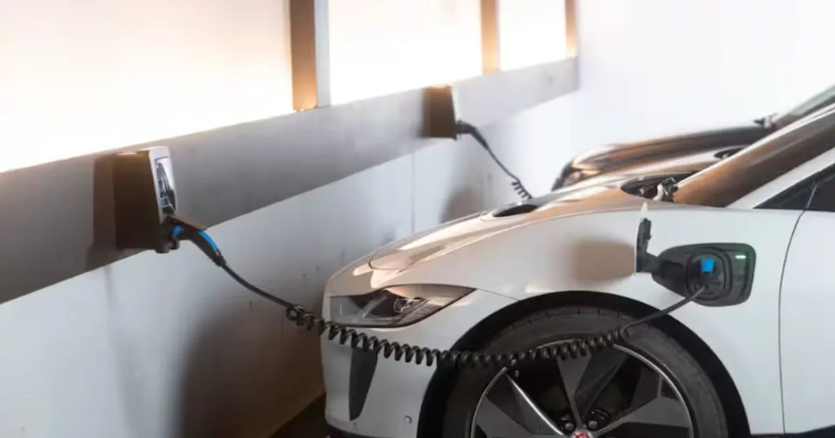 Delhi EV Policy 2.0: Full Tax Waiver for Electric Cars Under Rs 30 Lakh Until 2030