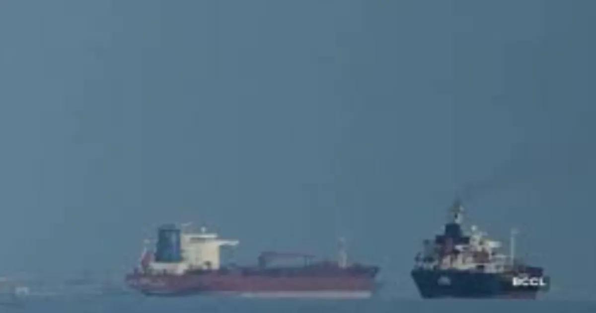 US-Sanctioned Tanker Rich Starry Transits Hormuz, Testing Trump's Iran Oil Blockade