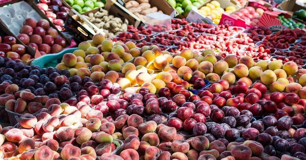 FSSAI Cracks Down on Calcium Carbide Use in Fruit Markets With Urgent State-Wide Inspections