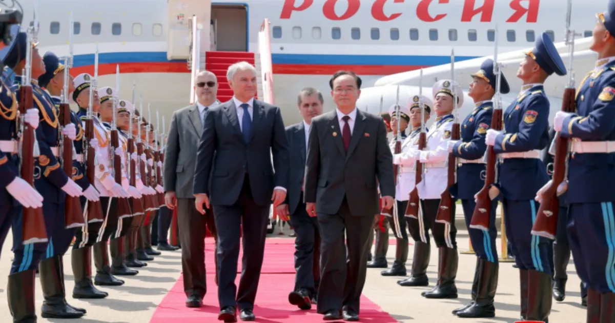  Russian Defence Minister Arrives in North Korea for High-Level Talks With Kim Jong Un's Government