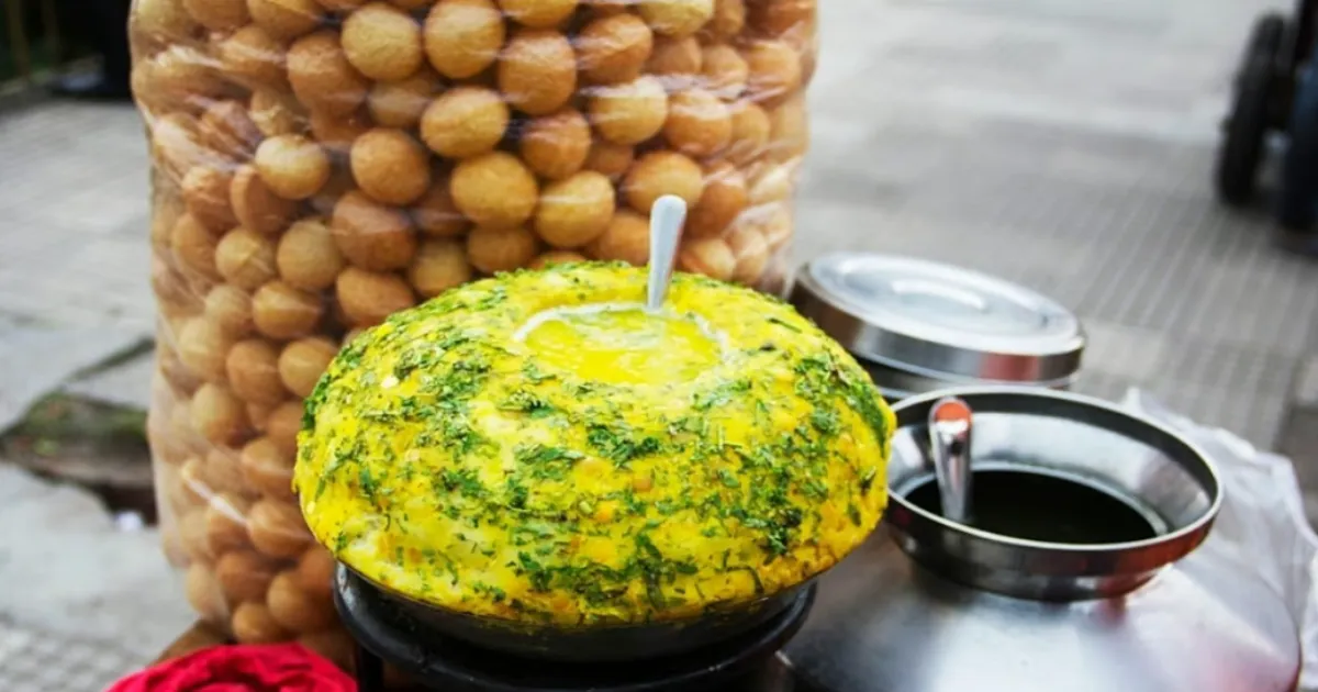 Food Safety Crisis: Child Dies and 19 Fall Ill After Contaminated Golgappa Consumption