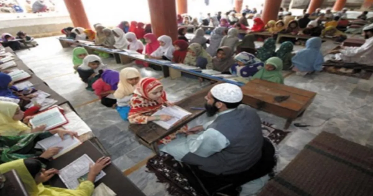 21,000 UP Madrasa Teachers Left Destitute After Scheme Ended; State Now Considers Integration