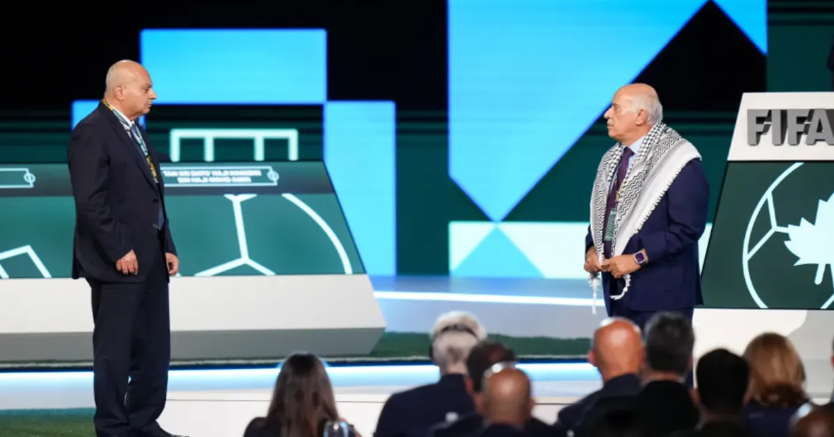  Palestine Chief Rejects Infantino's Peace Handshake With Israel Delegate at FIFA Congress