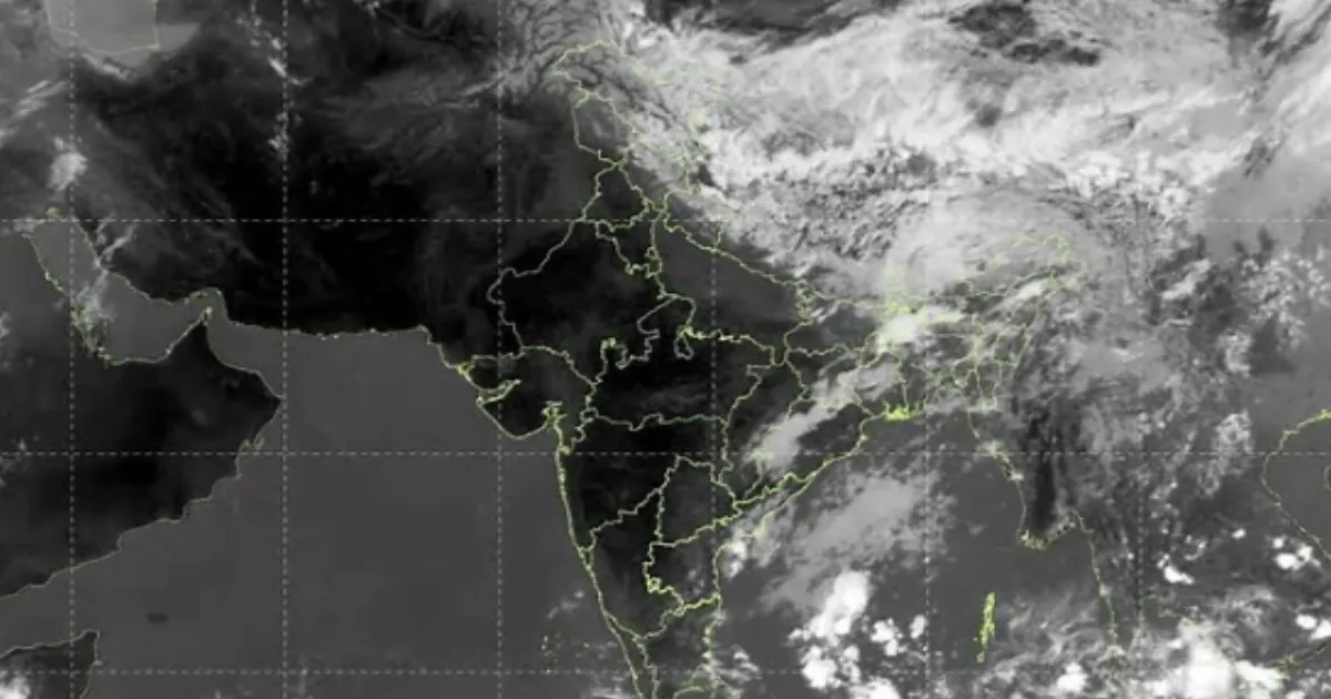 IMD Issues Dual Alert: Thunderstorms Sweep Delhi-NCR While Heatwave Grips West Rajasthan