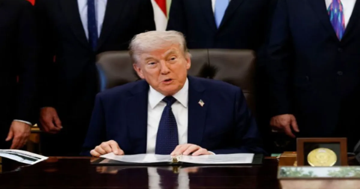 Trump Dismisses Iran Strikes as 'Love Tap' While Tehran Warns of Lion's Fangs