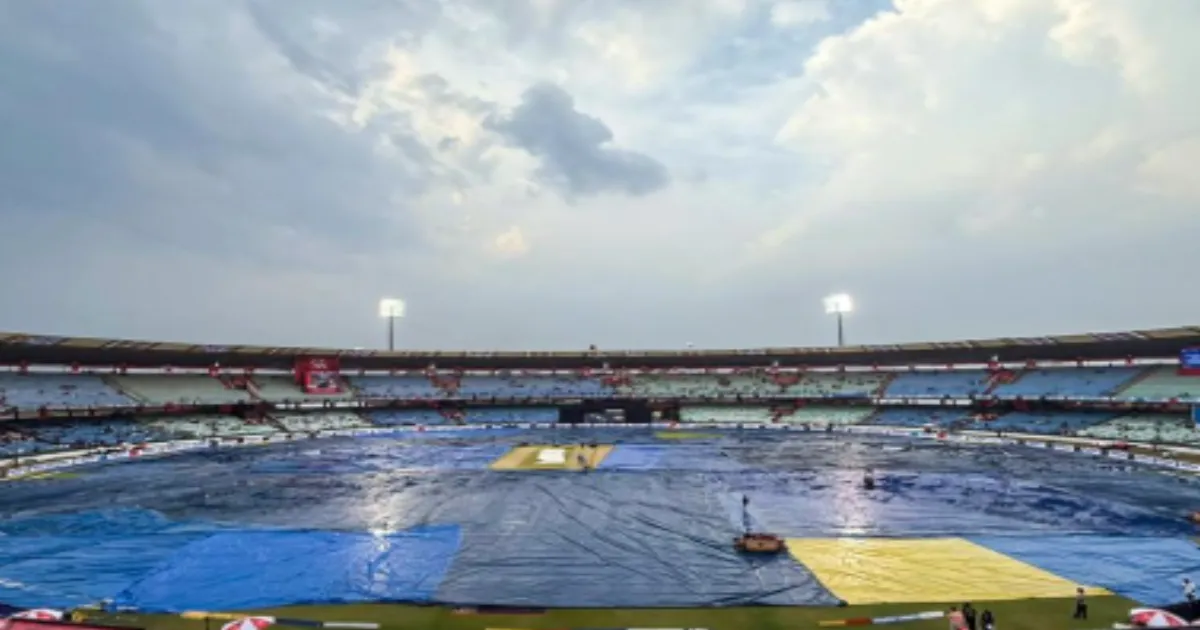 RCB vs KKR IPL 2026: Toss Delayed Due to Wet Outfield, Pitch Inspection at 8:15 PM