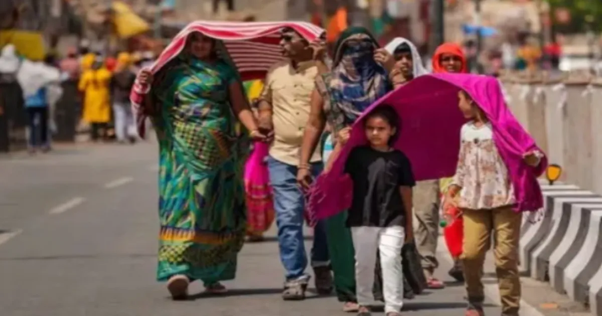 Heatwave Alert: Delhi Temperature May Hit 44°C, IMD Warns of Intense North India Heat