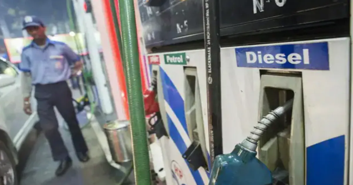 Petrol Crosses Rs 100 Mark Across Major Cities After Rs 7.5 Hike in Two Weeks