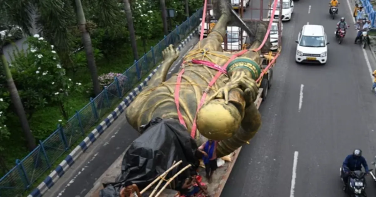 Kolkata's 70-Foot Messi Statue Taken Down After Locals Complain it Was Swaying in Wind