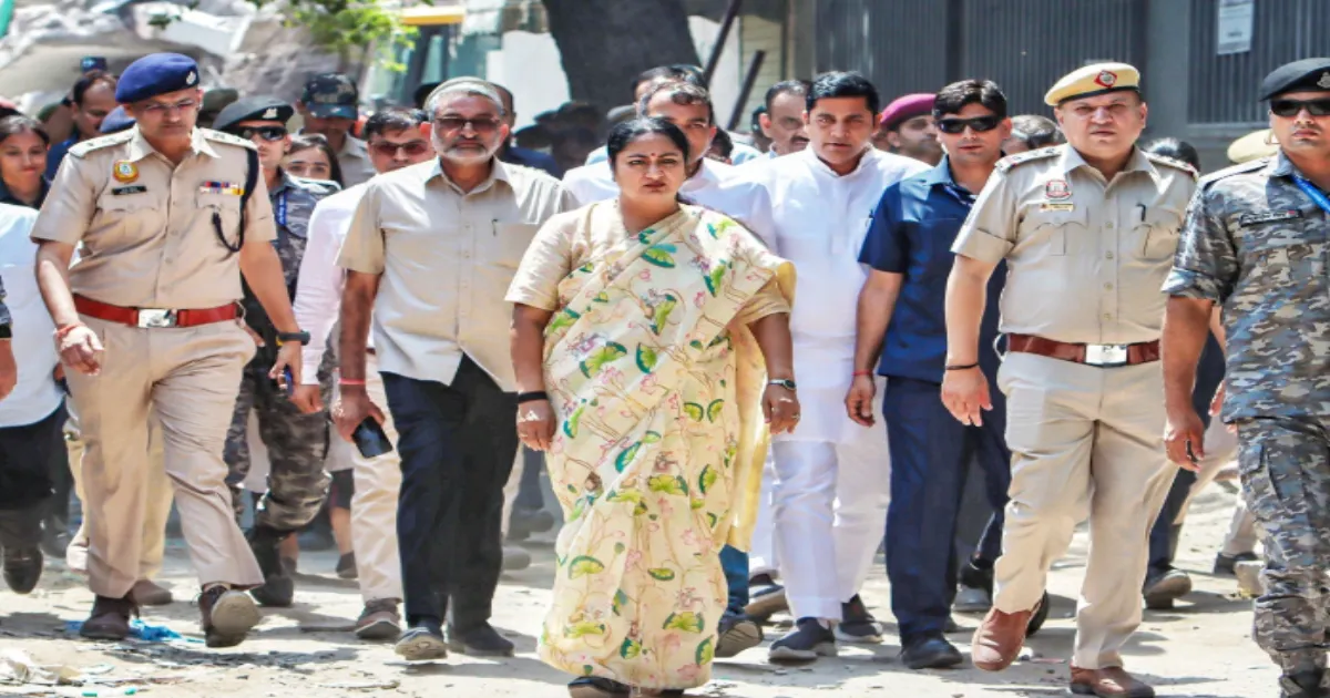 Delhi CM Rekha Gupta Asks MCD Commissioner for Full Audit After Saidulajab Collapse