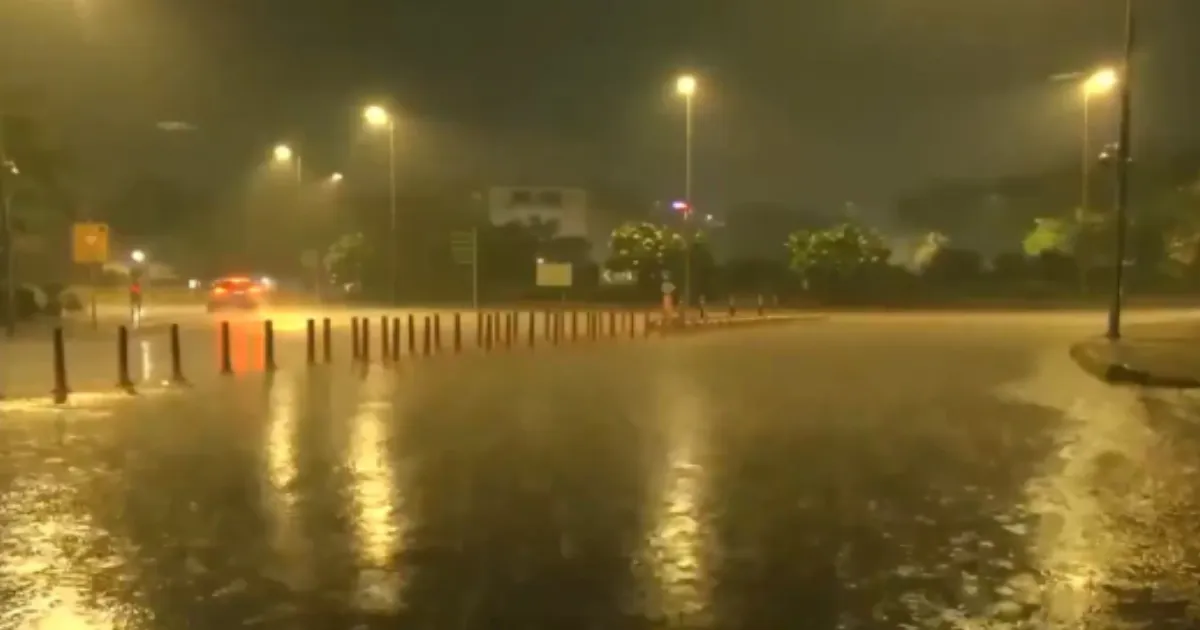  Severe Thunderstorm Batters Delhi-NCR as IMD Issues Red Alert for 100 kmph Wind Gusts