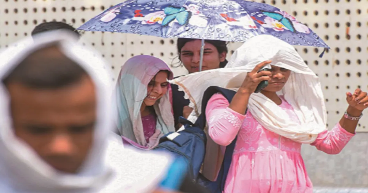 IMD Warns of Continued Heatwave In South and East UP Amid Monsoon Delay
