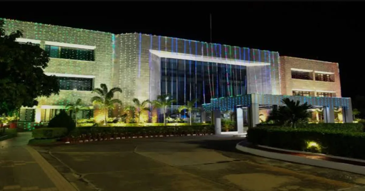 #JUSTIN: ISRO HQ Evacuated After Bomb Threat, Police Find Nothing
