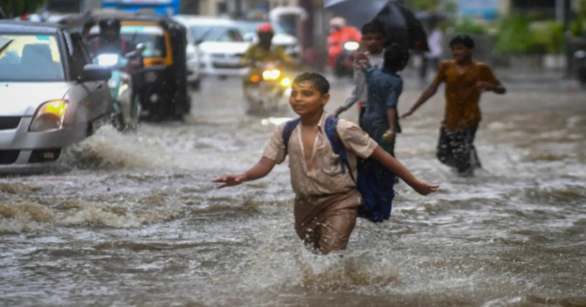Heavy Monsoon Rain Disrupts Flights, Floods Roads and Triggers Alerts Nationwide