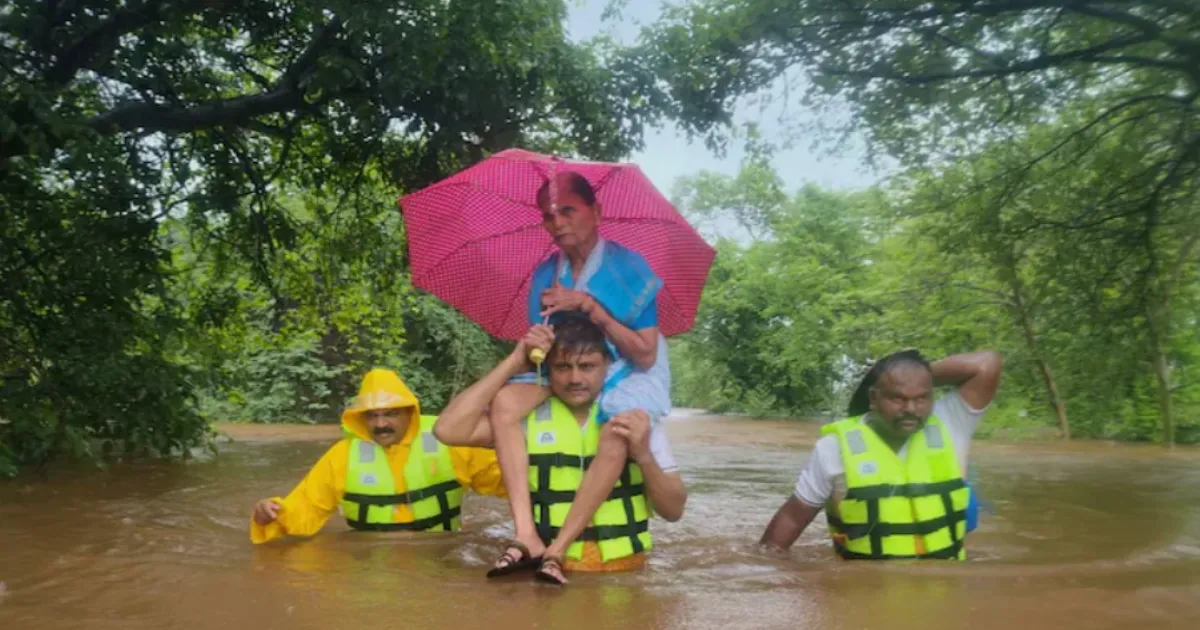 Maharashtra Police Rescue 8 Bus Passengers, Carry Elderly Woman to Safety