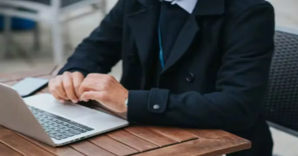 UK-Based AI Graduate Struggles to Find Job, Plans Return to India
