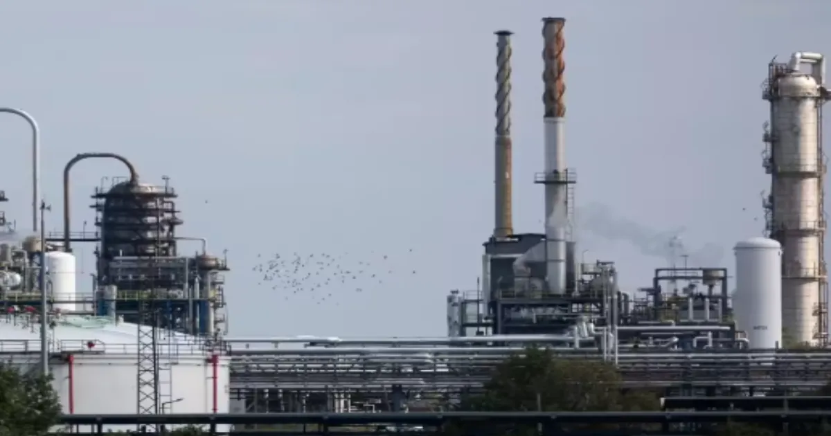 Russian Firms Approach Indian Refiners For Gasoline After Ukrainian Attacks