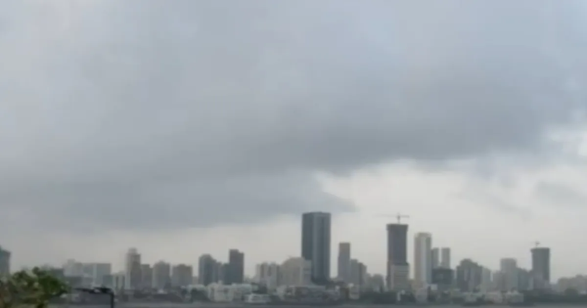 Mumbai to See Cloudy Skies, Thundershowers and High Tide Saturday