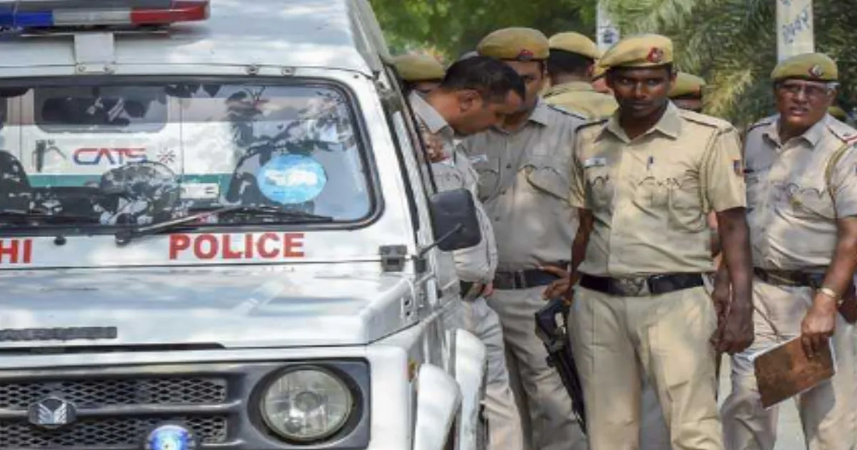 Delhi Police Investigate Rs 9 Lakh Robbery After Gang Poses as Visitors