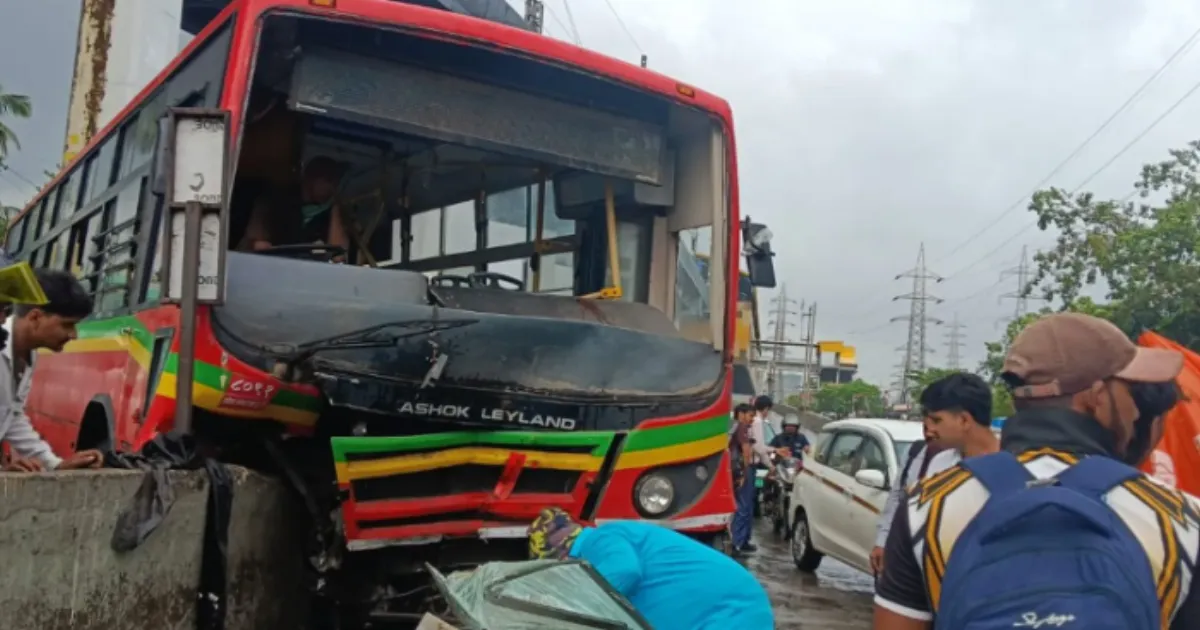 BEST Bus Rams Divider In Mankhurd, Killing 65-Year-Old Man