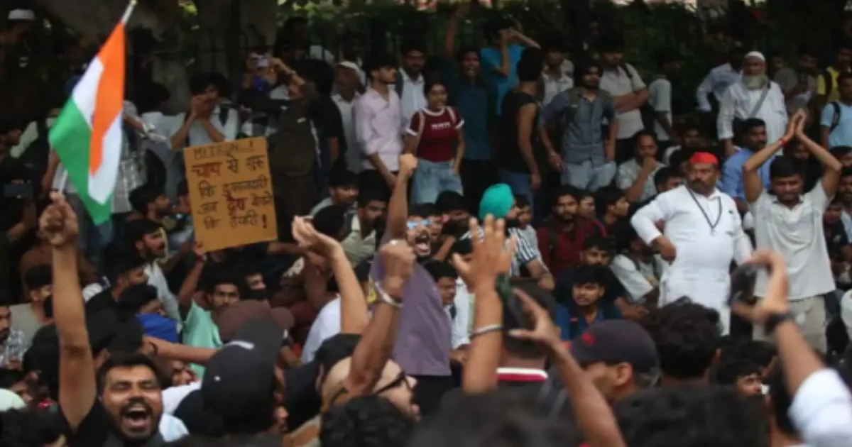 From Students to Delivery Agents, CJP's March Draws Diverse Crowd