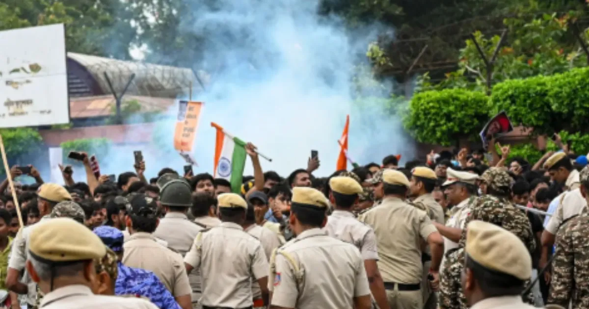 #JUSTIN: Delhi Police Report 118 Personnel Injured, 70 Protesters Detained in CJP March