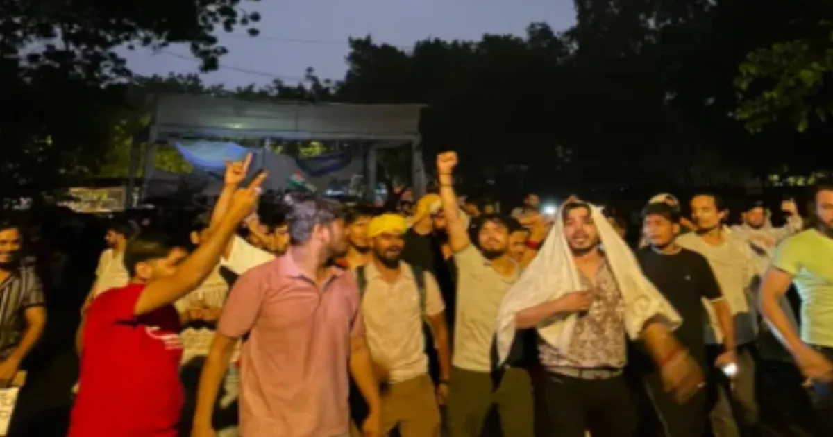CJP Protester Returns to Jantar Mantar Hours After Hospital Discharge