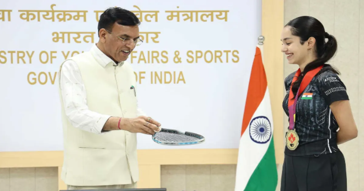 Mandaviya Felicitates Anahat Singh For World Junior Squash Win