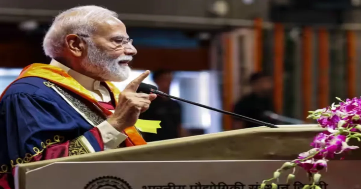 PM Modi to IIT Delhi Graduates: 'First In My Bloodline to Build Rocket'