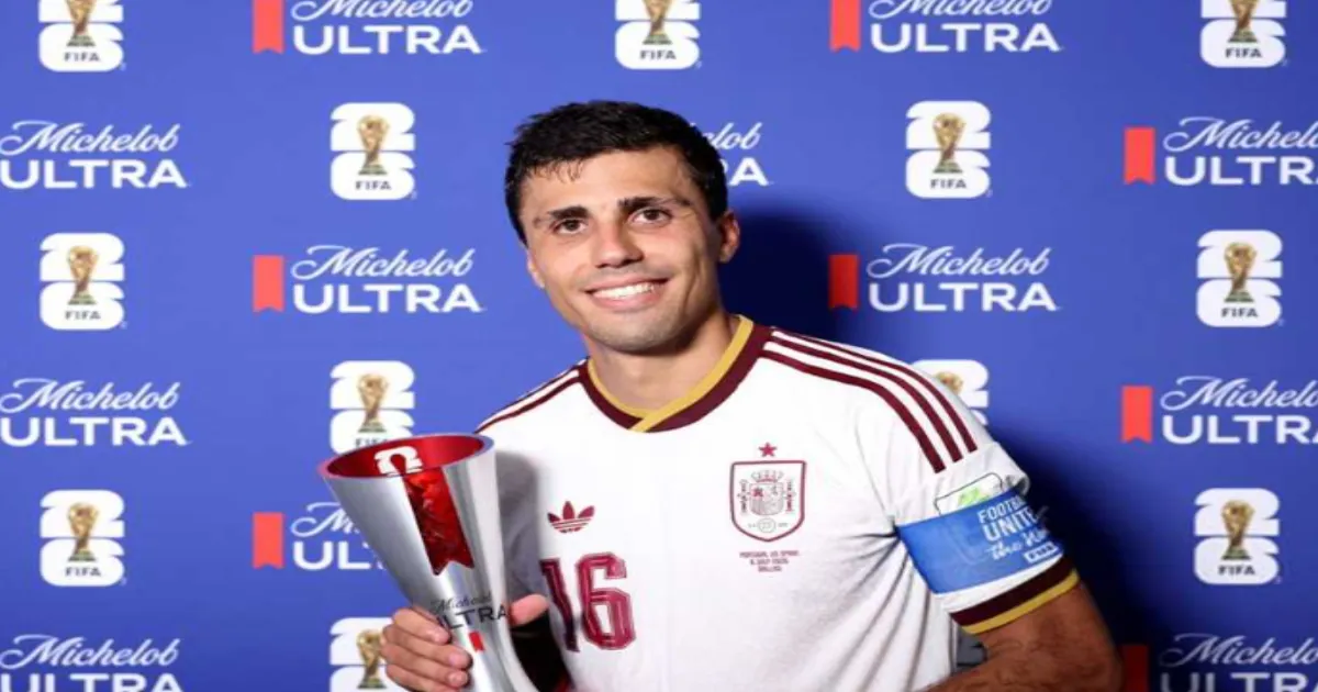 Rodri Arrives In Barcelona to Finalise Transfer From Manchester City