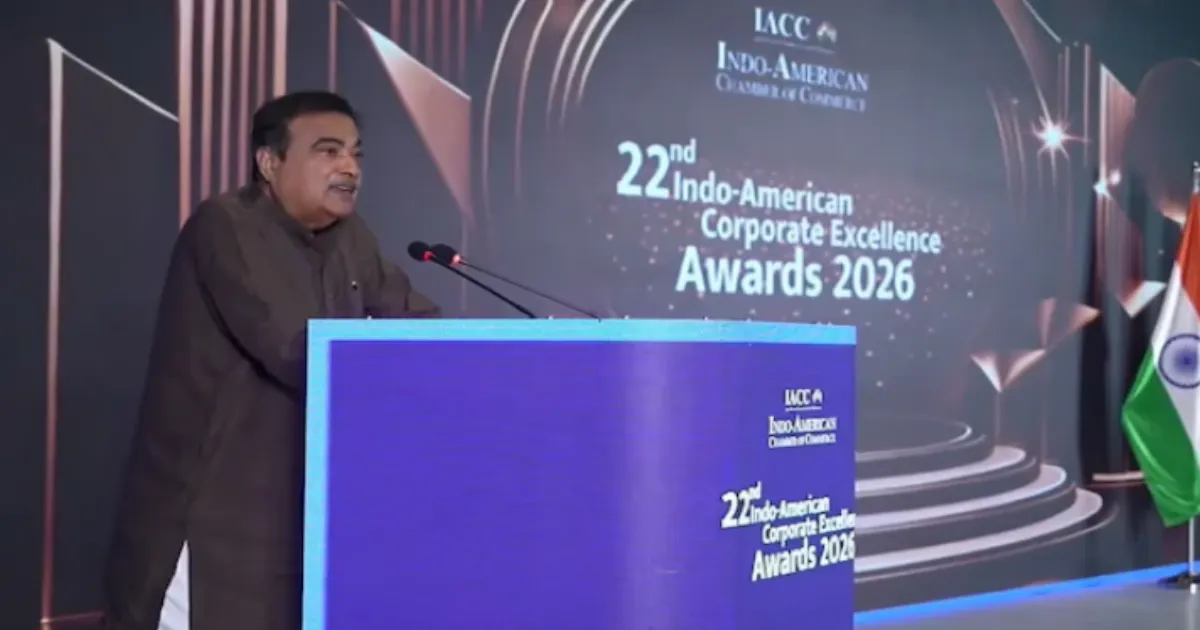 Gadkari Stuck in Mumbai Traffic For An Hour, Says He's 