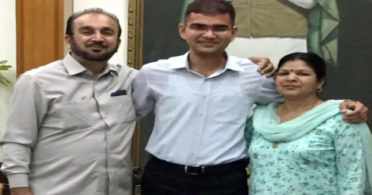Brothers Ajay Pal, Amit Pal Sharma Crack UPSC as Doctors