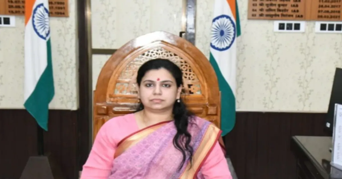 Divya Mittal Enters Politics: Ex-IAS Officer Wants Answers on Roads, Schools and Accountability