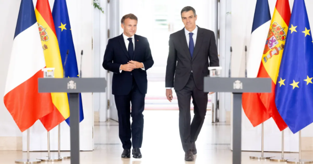 Macron, Sanchez Welcome Prospect of UK Rejoining EU