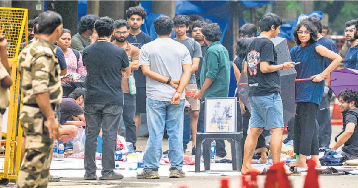 IIT Bombay Students Begin Hunger Strike Over Classmate's Death