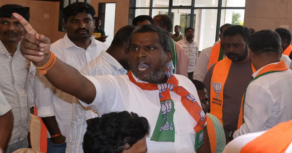 Stormy BJP-JD(S) Meet: Workers Come to Blows, Malur BJP Leaders Walk Out