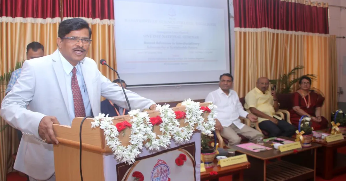 BVV Sangha's Basaveshwar Science College Hosts Seminar on Interdisciplinary Sciences