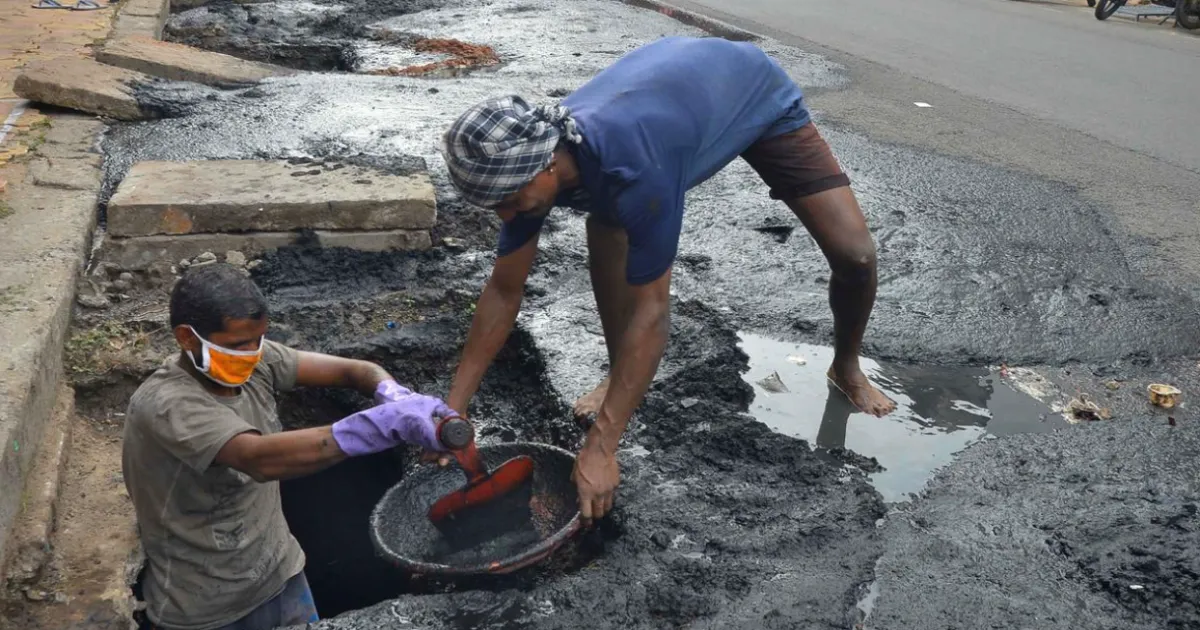 Survey Finds Many Raipur Sanitation Workers Lack Toilets, Protective Gear and Aadhaar 