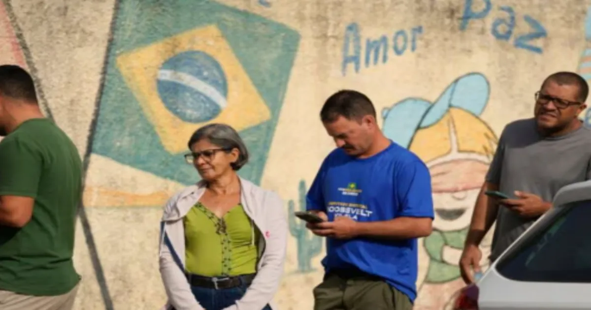 Phone Theft Becomes Election Flashpoint In Brazil’s Presidential Run-Off