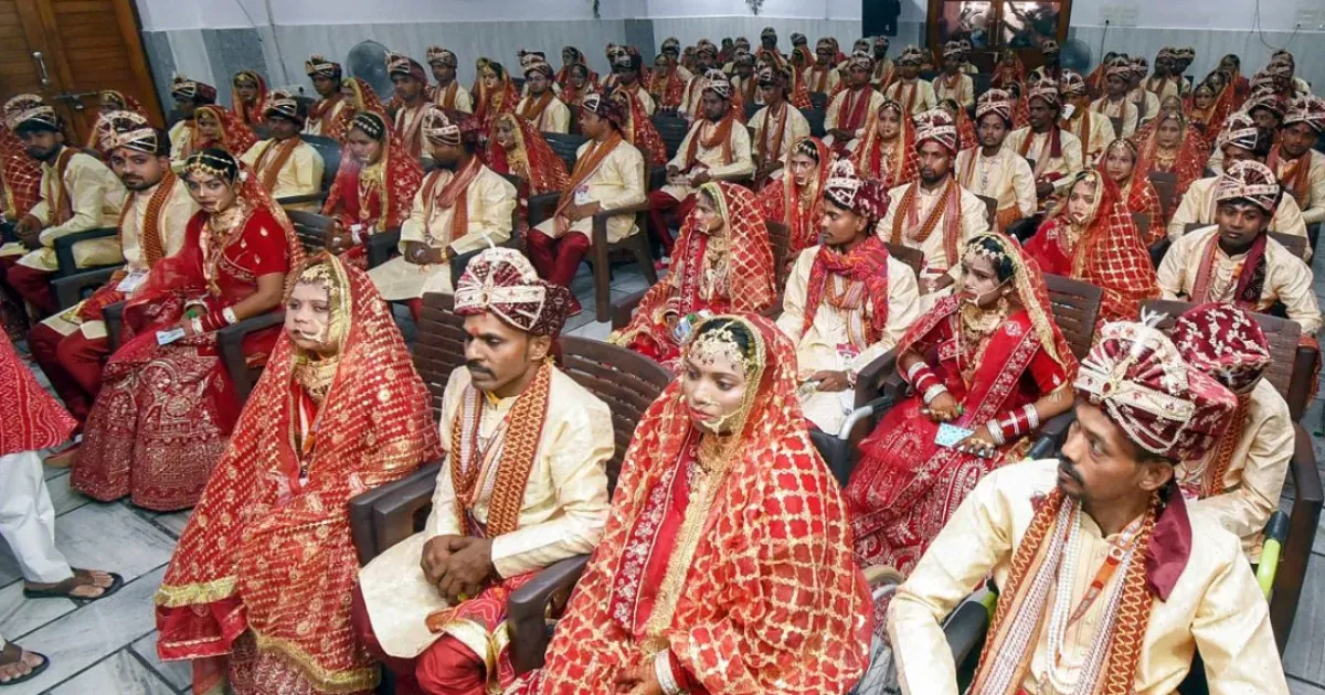 Shahjahanpur Businessman Hosts Mass Wedding For 101 Couples