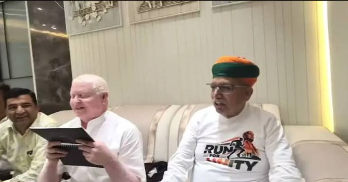 Arjun Ram Meghwal Shares Video of BJP Workers Singing “Kahin Nahi Jayenge Modi” in Bikaner