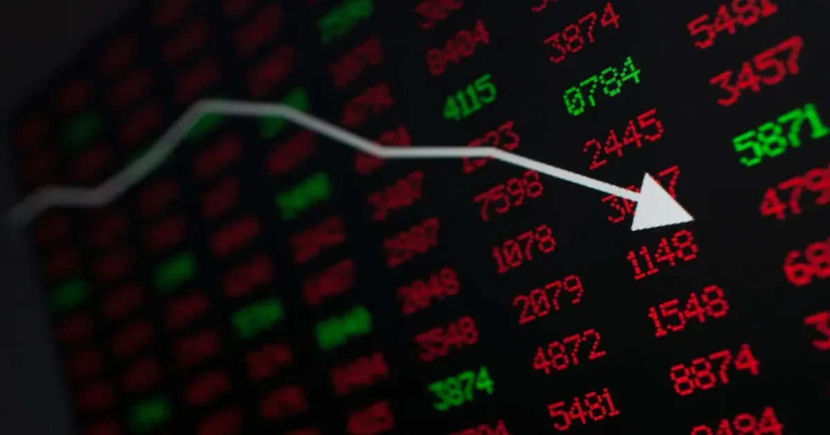 Sensex, Nifty Dip in Early Trade as US Tariff Deadline and Weak Asian Markets Stir Caution