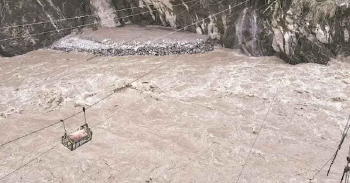 Landslides Strand 1,000 Tourists in North Sikkim Amid Heavy Rains