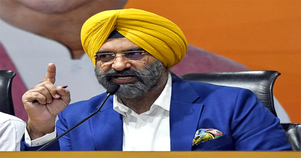 SORRY, NOT ALLOWED SIR!! No fuel for vehicles older than 15 years after March 31 in Delhi