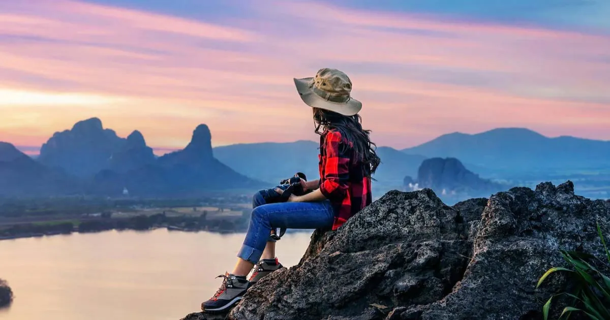 best-apps-for-solo-female-travelers-from-safety-to-navi